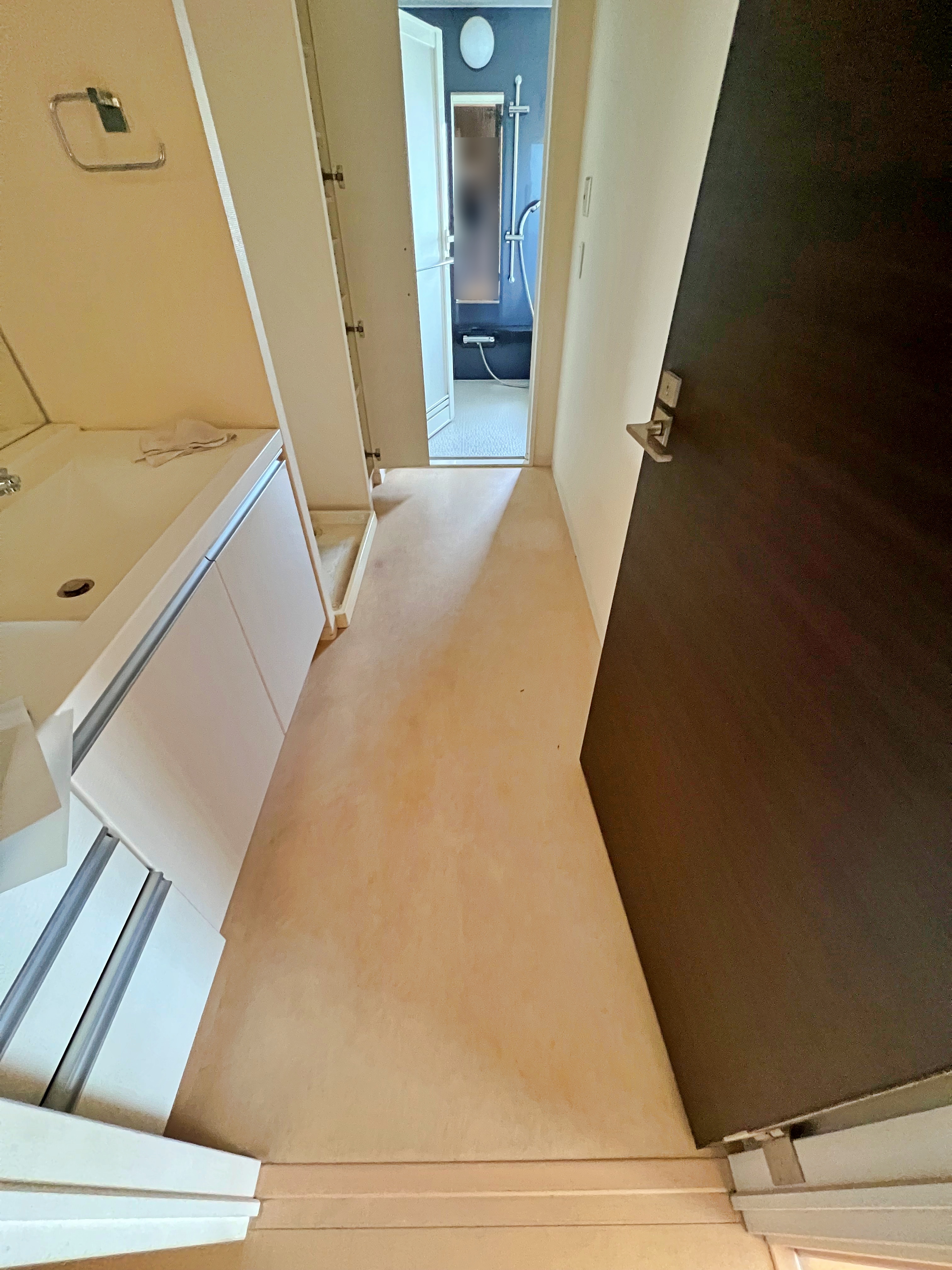 シックでオシャレな脱衣場リフォーム